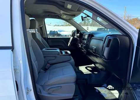 2018 Chevrolet Silverado C1500 z USA, uszkodzony, nr VIN 1GCRCNEH5JZ276228